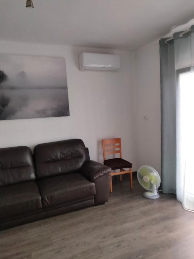 Malvarrosa Apartamentos บาเลนเซีย ภายนอก รูปภาพ