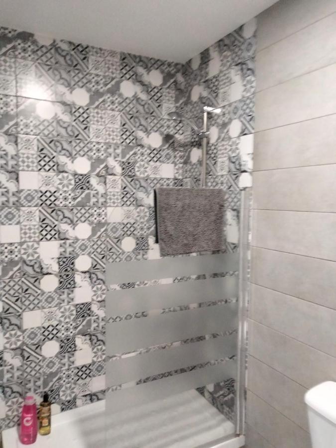 Malvarrosa Apartamentos บาเลนเซีย ภายนอก รูปภาพ