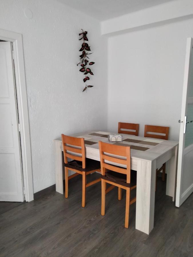 Malvarrosa Apartamentos บาเลนเซีย ภายนอก รูปภาพ